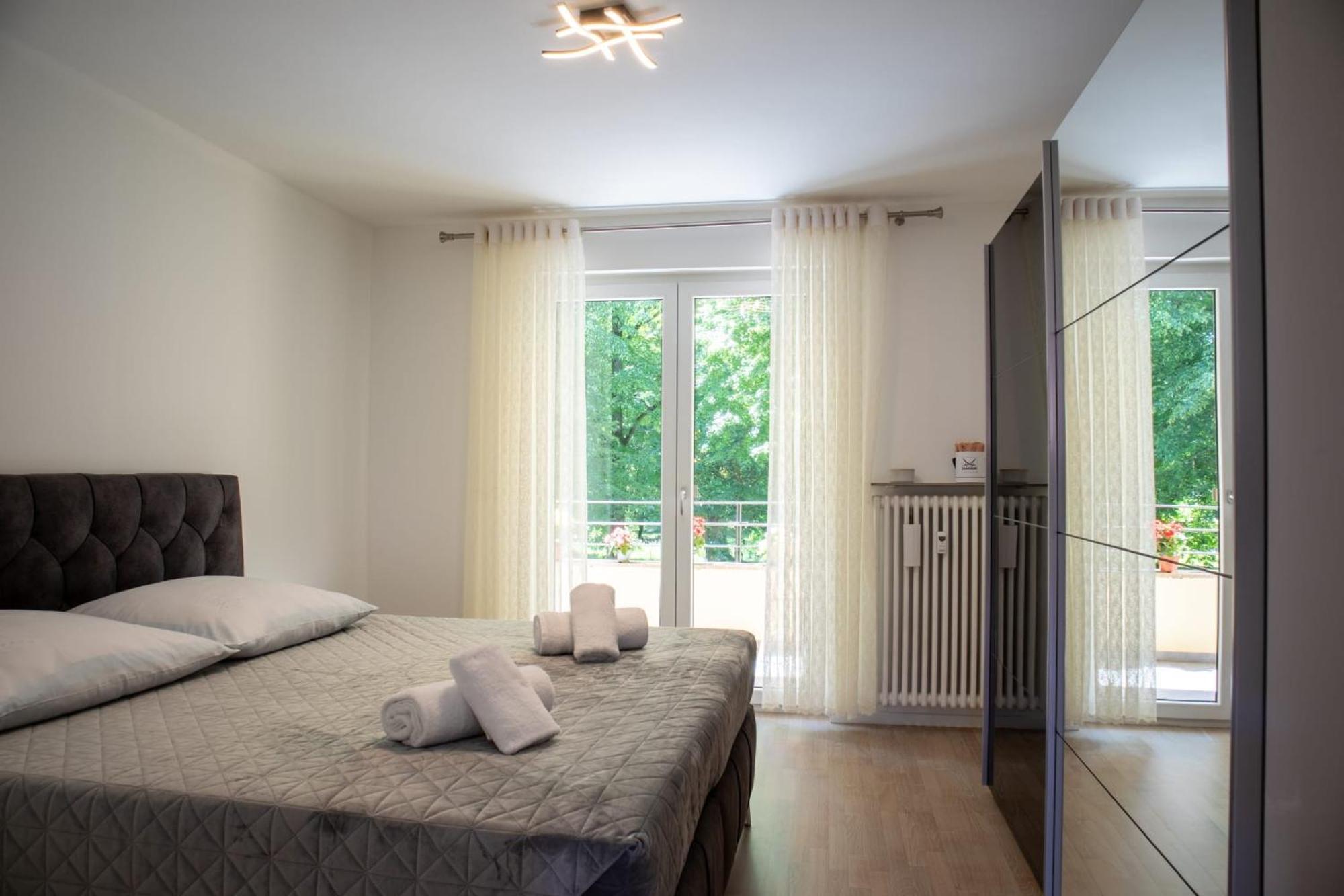 Mega Lux Apartment Esslingen am Neckar Eksteriør bilde
